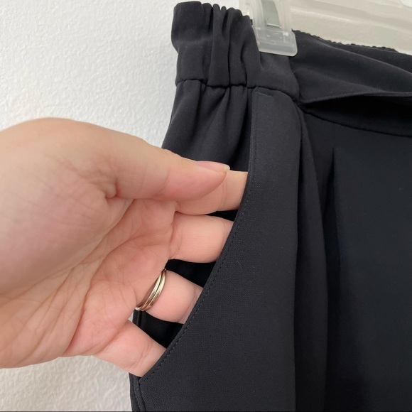 {6} Lululemon Noir Crop Black with Paperbag Waist - Picture 5 of 9